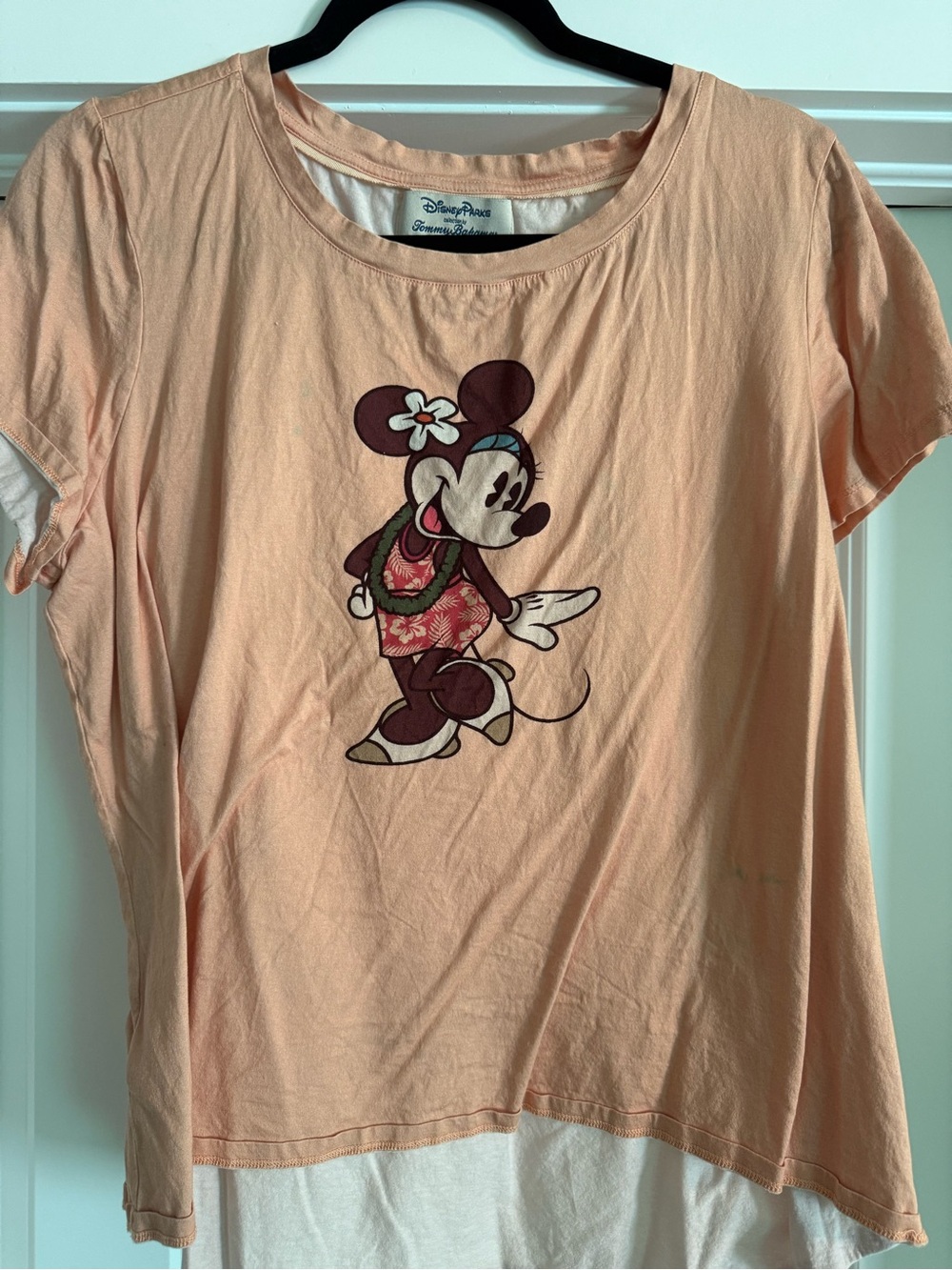 Tommy Bahama / Disney Peach Short Sleeve Minnie Mouse Graphic Tee